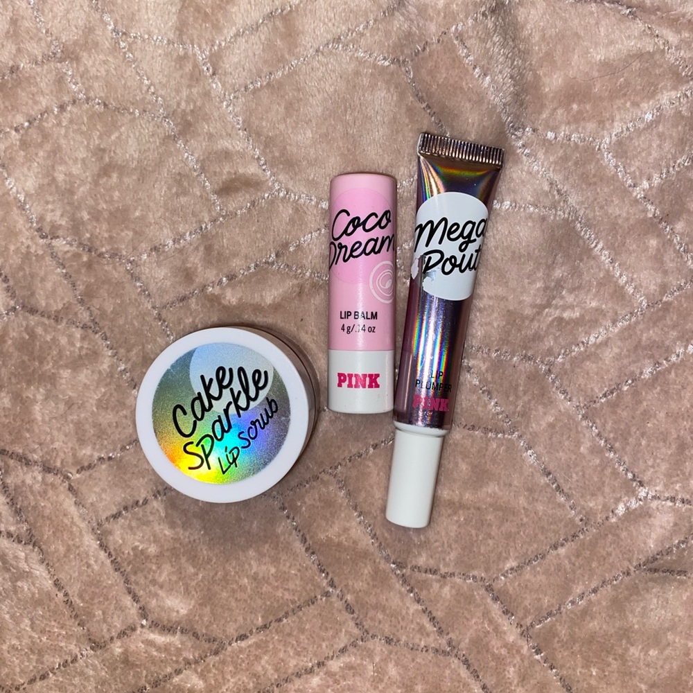 PINK lip scrub, chapstick and lip plumping gloss💕